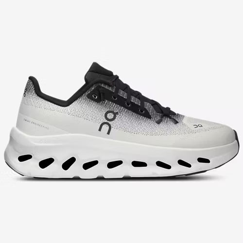 On Cloudtilt | Black/Ivory