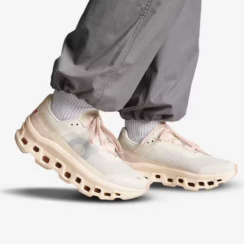 On Cloudmonster | Tan/Pink