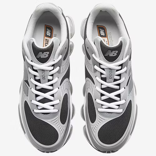 NEW BALANCE 2000 | Silver Metallic/Faded Black/White